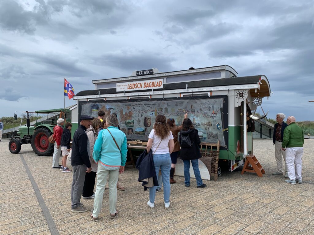 Katwijk tentoonstelling met uitleg in Katwijk
