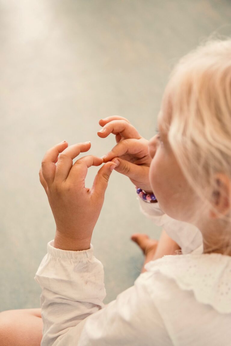 Wekelijkse lessen bij Kinder-yogastudio Zen, Zee, Namaste — familie-kids in Katwijk