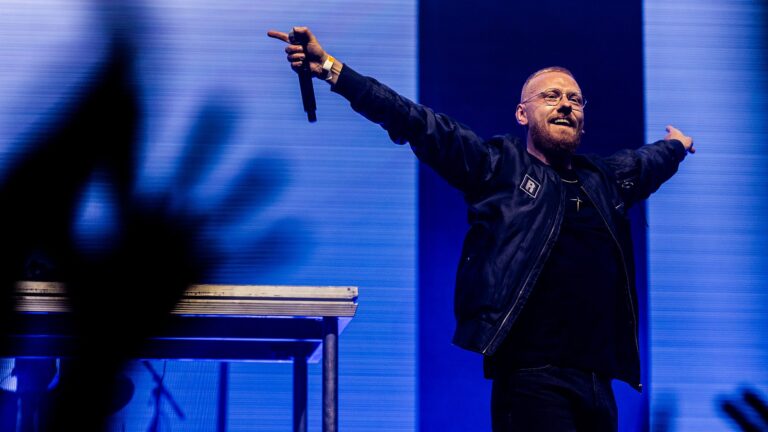Roberto Rosso afsluiter op Waves of Praise festival (avondprogramma)